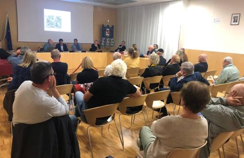INCONTRO CON GLI UTENTI